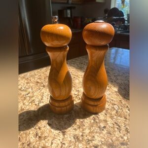 Olde Thompson wooden salt and pepper mill 8”